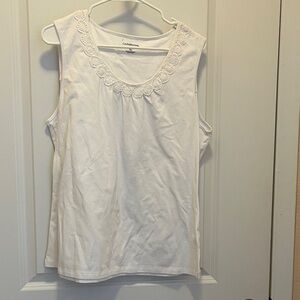 (NWT) Croft & Barrow Women's Ivory Lace Trim Tank Top